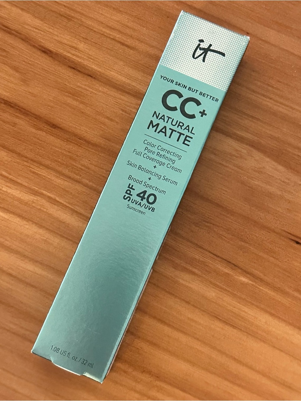 it cosmetics CC+ Natural Matte Full Coverage “Light Medium” Original Packaging